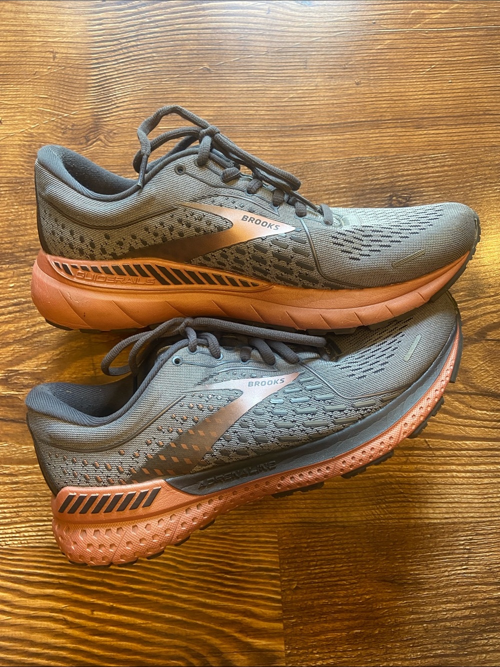 Brooks Women’s Adrenaline GTS 21 Running Shoe Rose Gold & Gray 10B/EUR 42